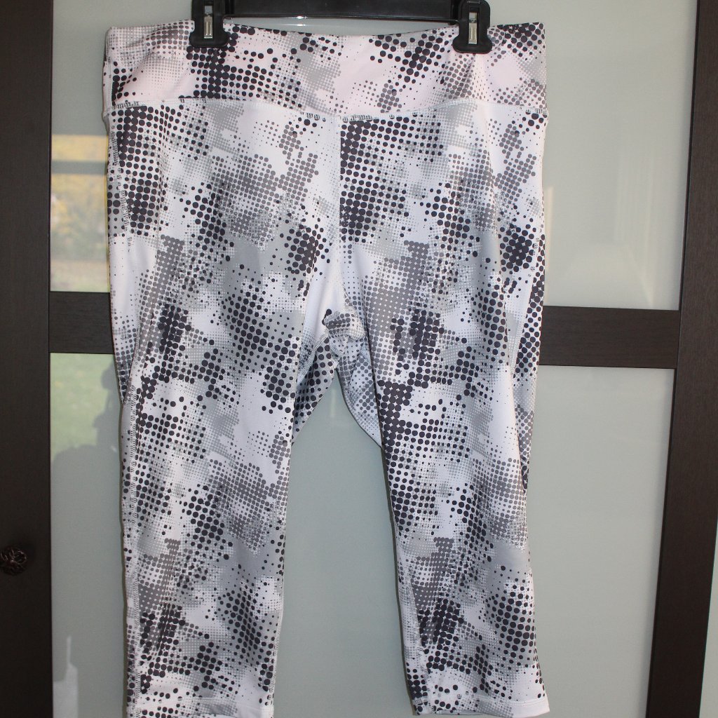 Pro Player Brand Womens Athletic Capri Pant  Size Xl